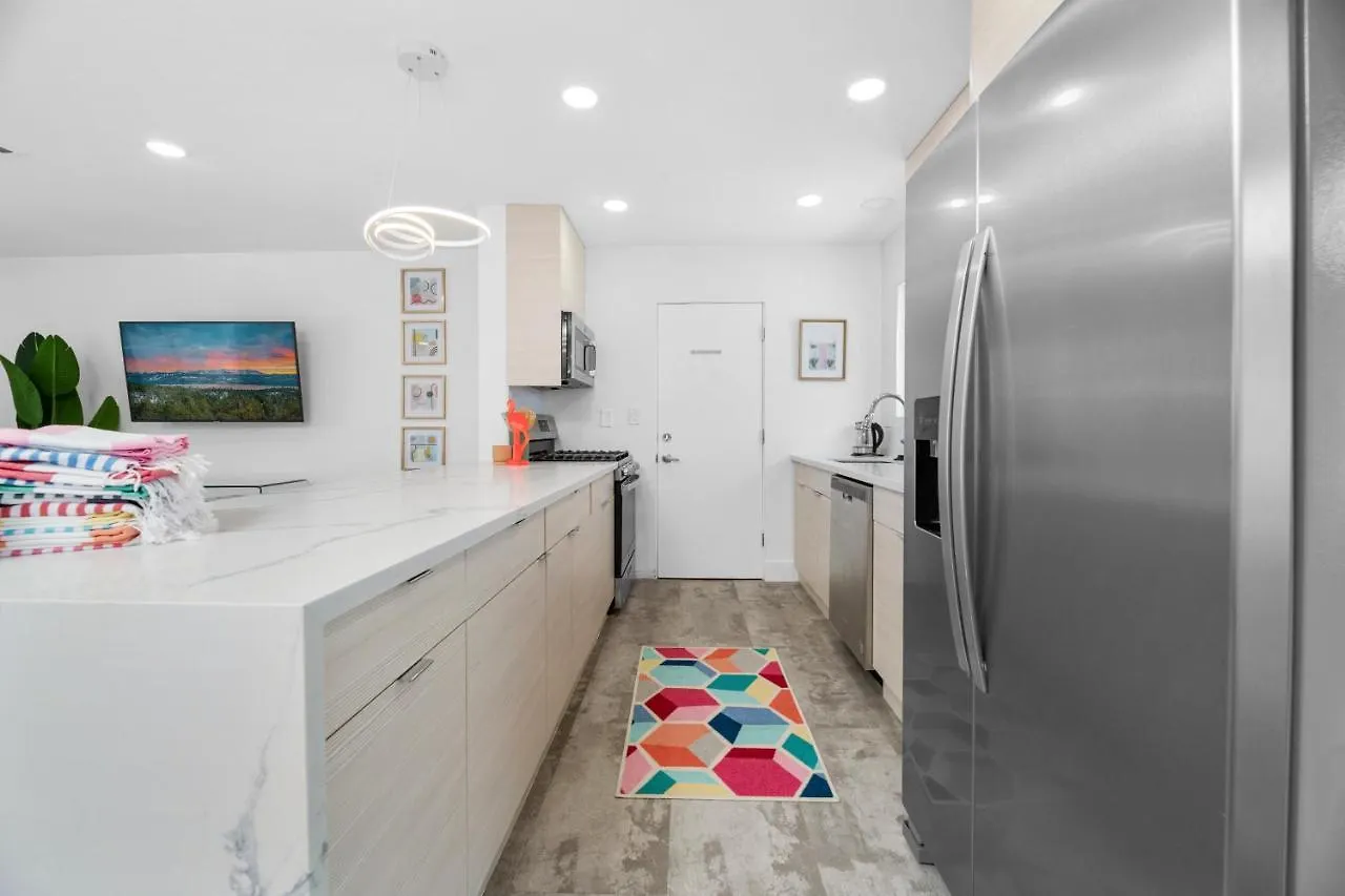 Mountain View Pink Paradise By Rather Be Properties Palm Springs 0*,  United States