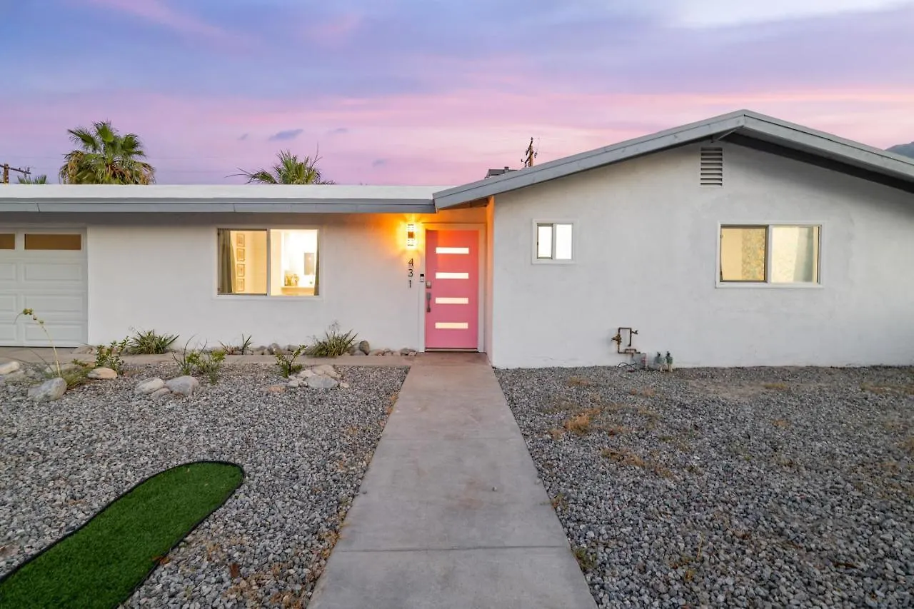 Holiday home Mountain View Pink Paradise By Rather Be Properties Palm Springs