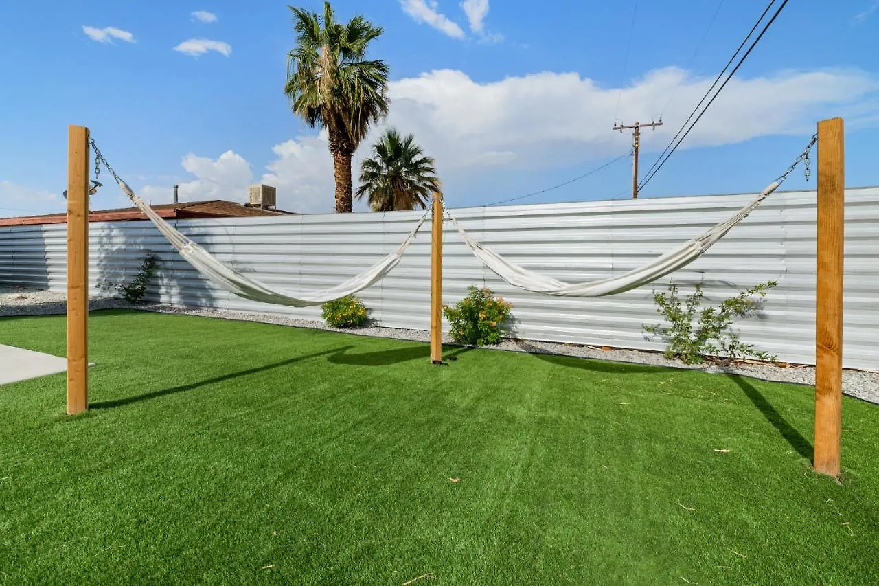 Holiday home Mountain View Pink Paradise By Rather Be Properties Palm Springs